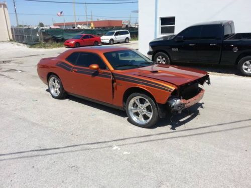 2011 dodge challenger r/t coupe 2-door 5.7l hemi - low miles- runs &amp; drives