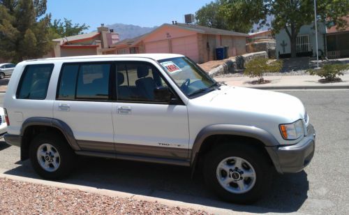 2002 isuzu trooper in excellent condition