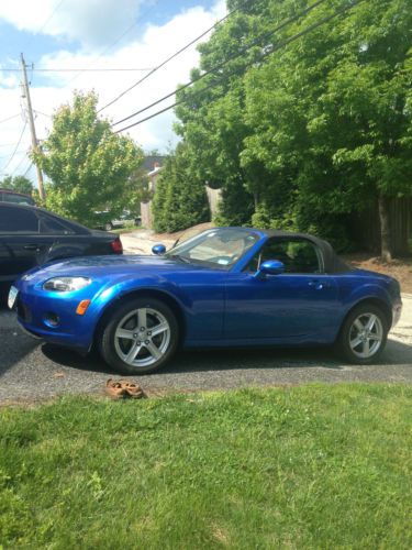 2006 mazda mx-5 miata sport convertible 2-door 2.0l