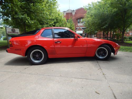 Highly documented and well maintained 2 owner 1983 red porsche 944 great buy!
