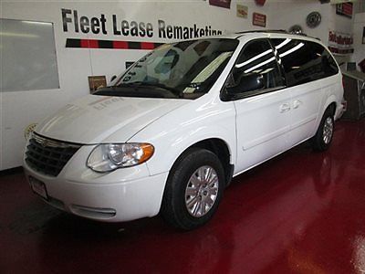 No reserve 2007 chrysler town &amp; country lx, 1 corp. owner