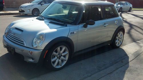 2003 mini cooper s hatchback 2-door 1.6l only 22000 miles!!! no reserve