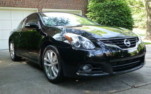 2010 nissan altima 3.5 sr 6-spd. manual