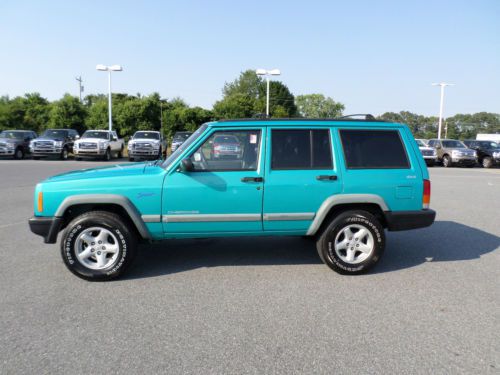 98 cherokee sport 4.0 i6 4x4. bright jade satin metallic. clean 1 owner carfax.