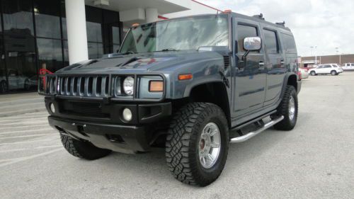 2005 hummer h2 fully loaded w/ navi, leather seats, bose sound system, etc..