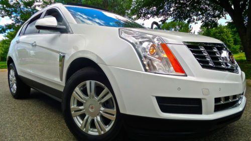 2013 cadillac srx luxury /navigation/ panoramic roof/ rear camera/ no reserve