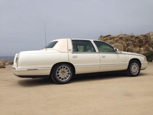 1997 cadillac deville base sedan 4-door 4.6l