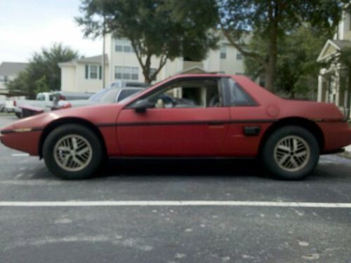 1985 pontiac fiero se coupe 2-door 2.8l