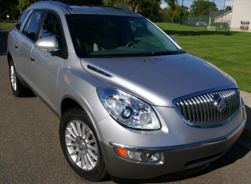 2011 buick enclave, awd, leather,camera,heatedseats,rebuilt warranty