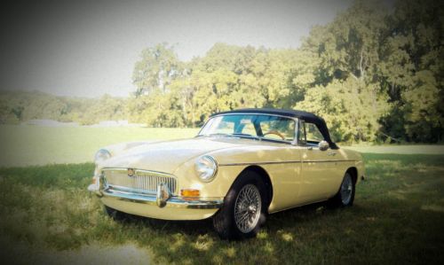 MGB 1969 Restored Primrose Yellow w/ Black Leather and Overdrive, image 3