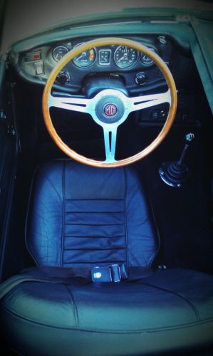 MGB 1969 Restored Primrose Yellow w/ Black Leather and Overdrive, image 13