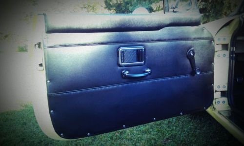 MGB 1969 Restored Primrose Yellow w/ Black Leather and Overdrive, image 14