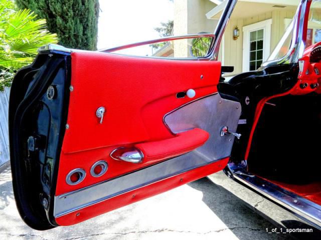 Chevrolet corvette gloss black w/ silver coves