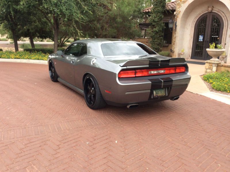 2012 dodge challenger srt8