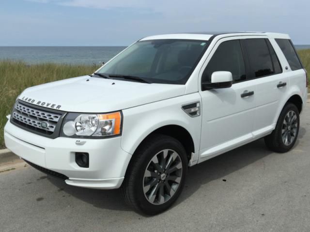 Land rover: lr2 hse