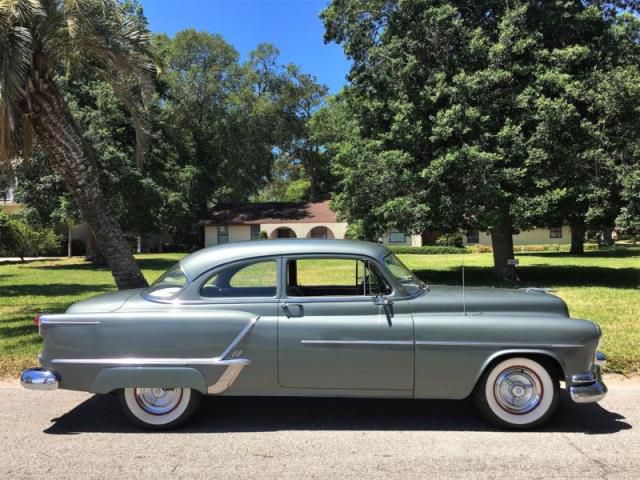 1953 oldsmobile eighty-eight 2 door sedan