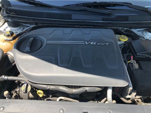 2015 chysler 200 sport, excellent condition with no rust, like new