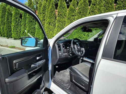 2014 ram 1500 sport *** one owner*** 166,996 km, 4d crew cab 4wd hemi 5.7l v8