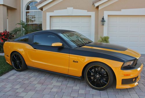 2011 mustang gt 6 speed coupe 5.0 coyote low miles extras metallic yellow  black
