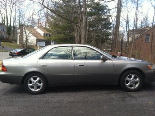 1999 lexus es300 smooth smooth ride! excellent shape
