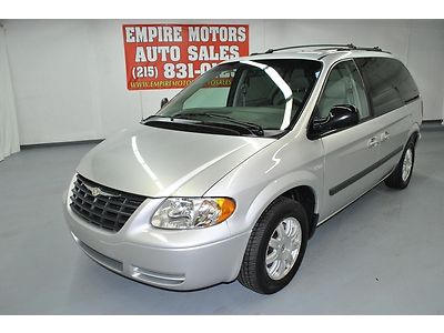 05 chryslae town &amp; country 3.3l v6 dvd no reserve