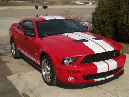 Shelby gt500 only 836 miles!  like new! older owner, part of a collection