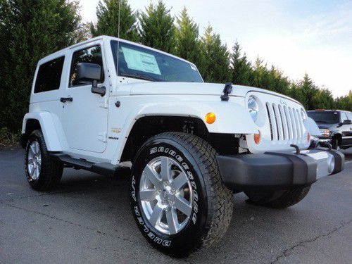 New 2013 jeep wrangler 2dr sahara body colored hard top leather 4x4 l@@k