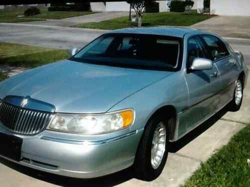 1998 lincoln town car executive sedan 4-door 4.6l