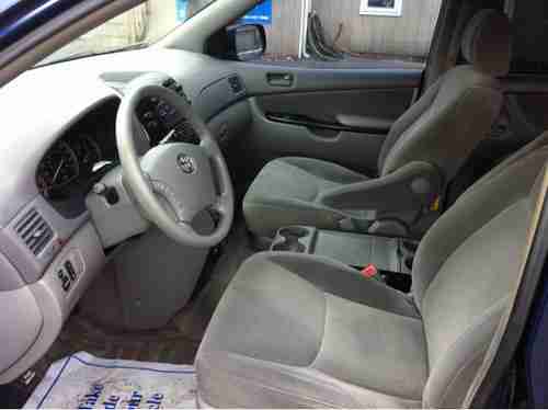 Clean 2005 Toyota Sienna. Great 8 passenger vehicle., image 2