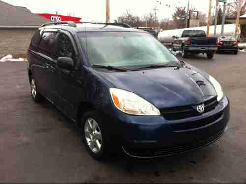 Clean 2005 Toyota Sienna. Great 8 passenger vehicle., image 3