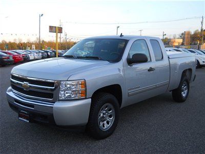 We finance! ext cab 4x4 lt v8 1owner no accidents carfax certified fact warranty