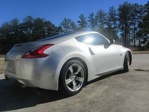 2009 nissan 370z base coupe 2-door 3.7l