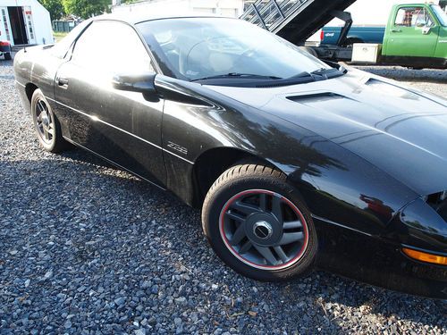 1993 Chevrolet Camaro Z28 Coupe 2-Door 5.7L, image 2