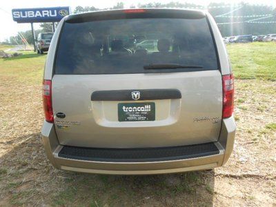 SE 3.3L CD Front Wheel Drive Power Steering ABS 4-Wheel Disc Brakes Wheel Covers, image 10