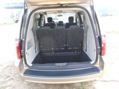 SE 3.3L CD Front Wheel Drive Power Steering ABS 4-Wheel Disc Brakes Wheel Covers, image 11