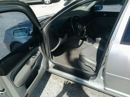 2001 Volkswagen Jetta TDI Sedan 4-Door 1.9L, image 5