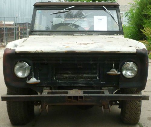 Ford bronco 1972 302 engine runs 3 speed manual clean title