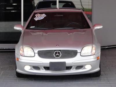 WE FINANCE '03 Mercedes Benz SLK 320