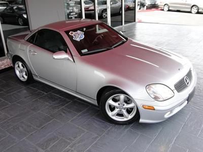 WE FINANCE '03 Mercedes Benz SLK 320