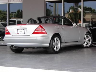 WE FINANCE '03 Mercedes Benz SLK 320