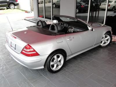 WE FINANCE '03 Mercedes Benz SLK 320