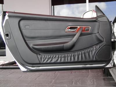 WE FINANCE '03 Mercedes Benz SLK 320