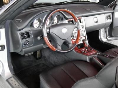 WE FINANCE '03 Mercedes Benz SLK 320