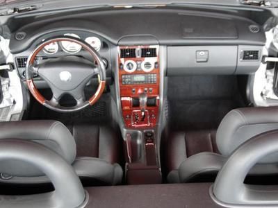 WE FINANCE '03 Mercedes Benz SLK 320