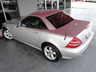WE FINANCE '03 Mercedes Benz SLK 320
