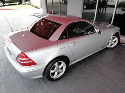 WE FINANCE '03 Mercedes Benz SLK 320