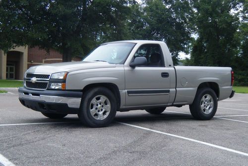 2006 chevrolet silverado bank repo--no reserve--looks great-- no reserve !!!!!