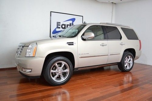 2007 escalade, info pkg, climate pkg, rear dvd, 20in chrome, moonroof, xtra cln!