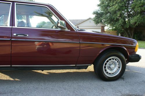 Mercedes 300D  1985, image 8