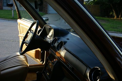 Mercedes 300D  1985, image 13